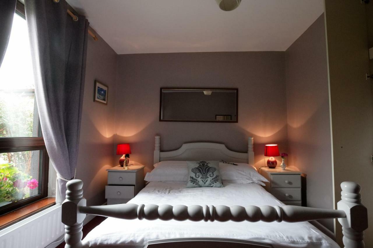 Abbey View Bed & Breakfast Голуей Екстериор снимка